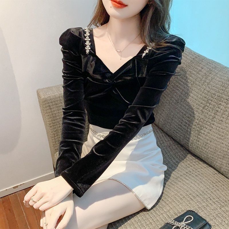 Slim Fit Velvet Women's Shirt  - Winter Clothing Trends For Women recension och pris